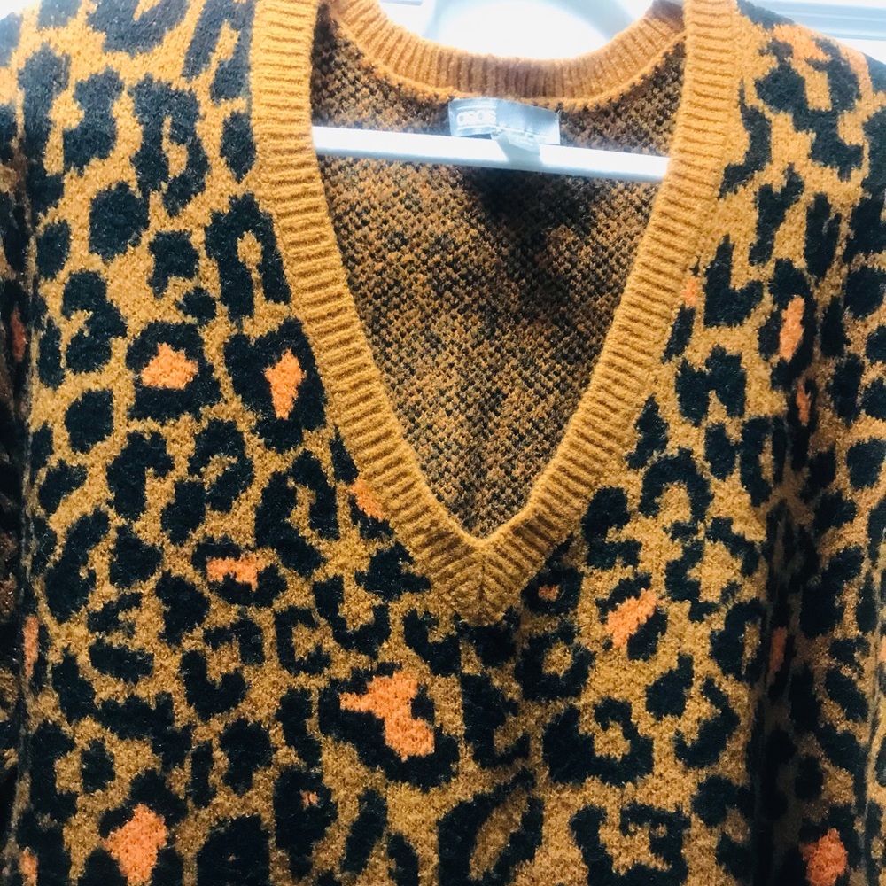 Deep v neck sweater - Picture 2 of 4